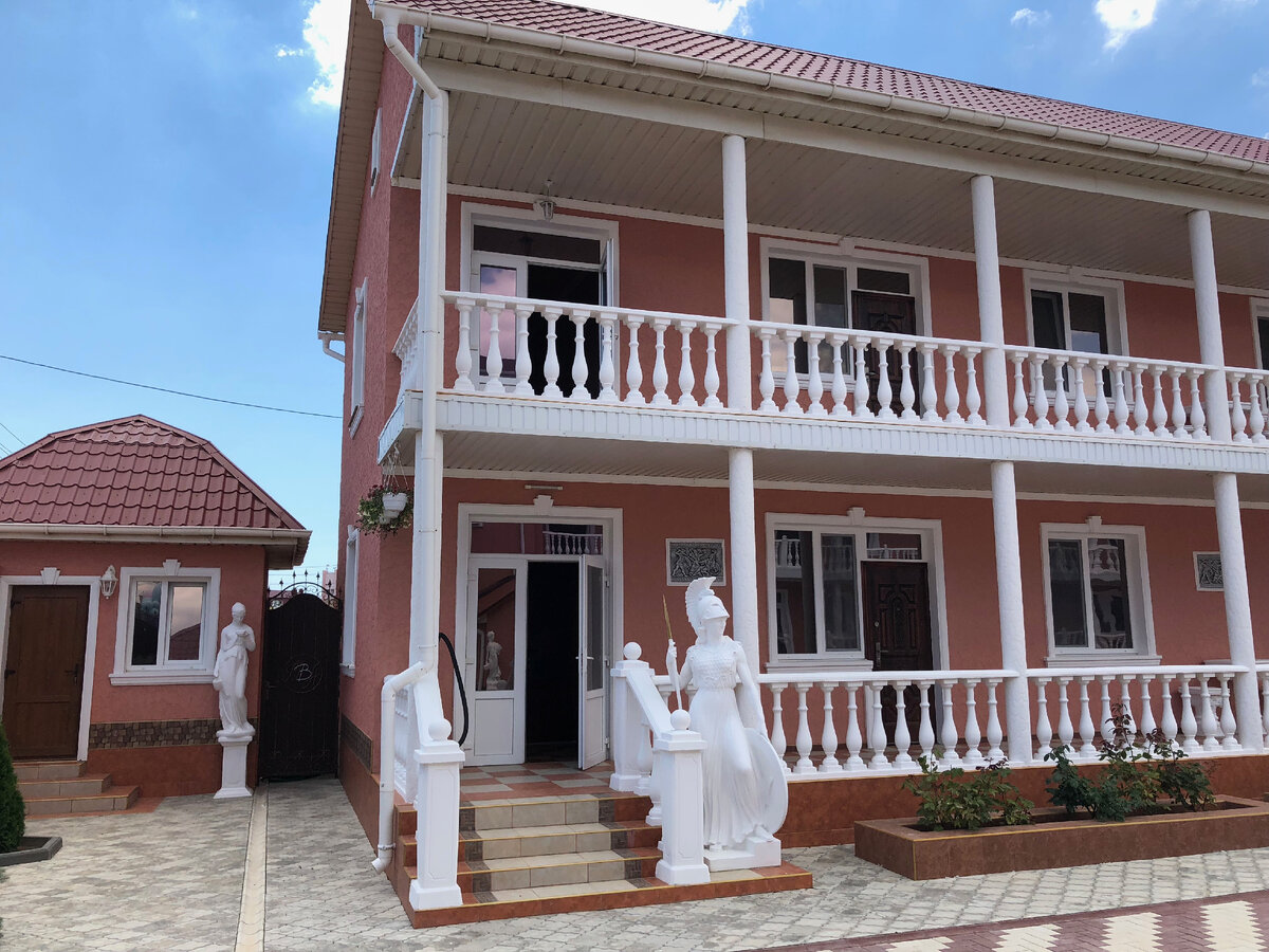 Гостиница в Новоозерном