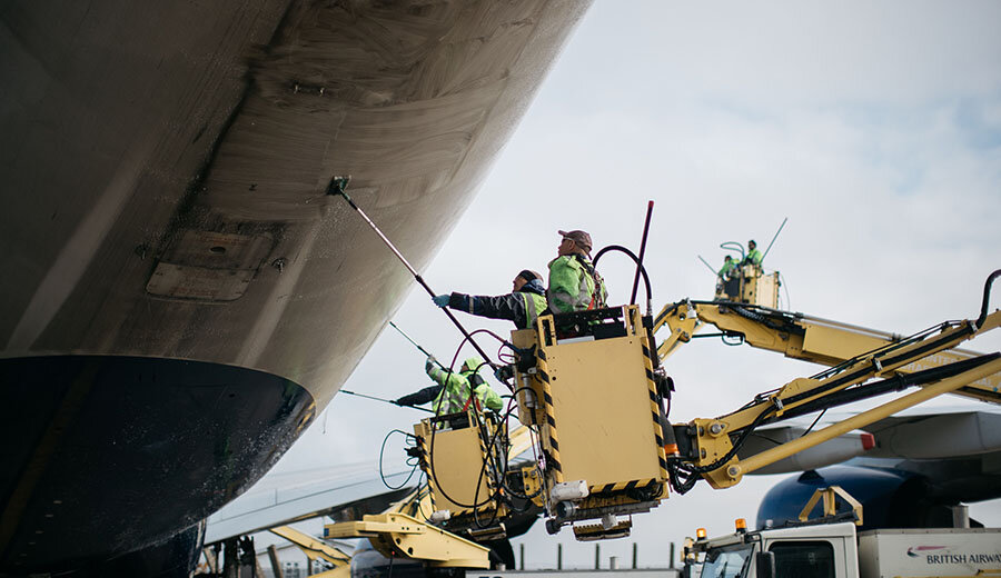 Зачем и как моют самолеты? | Морской и воздушный флот | Дзен