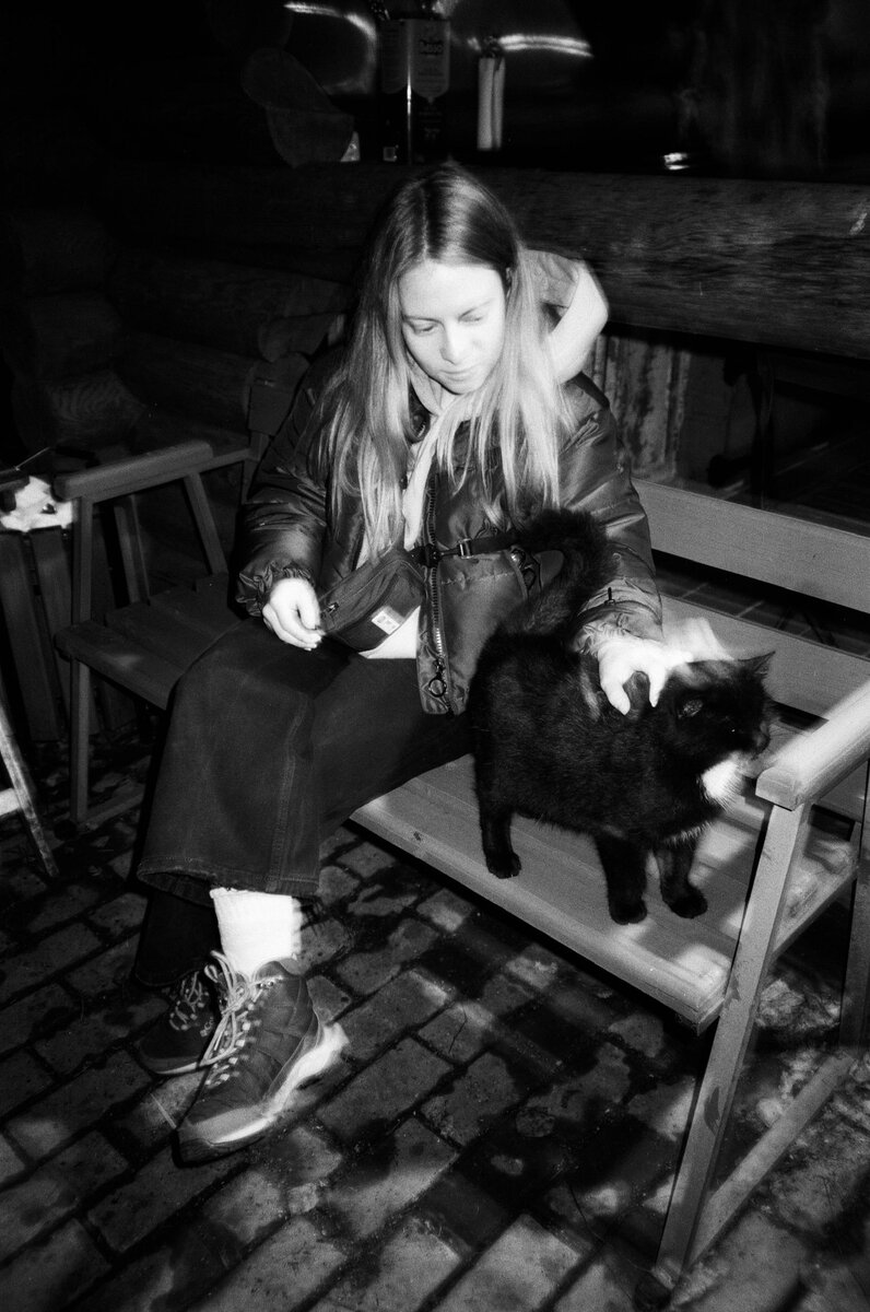 Серия фото: Настя и котики