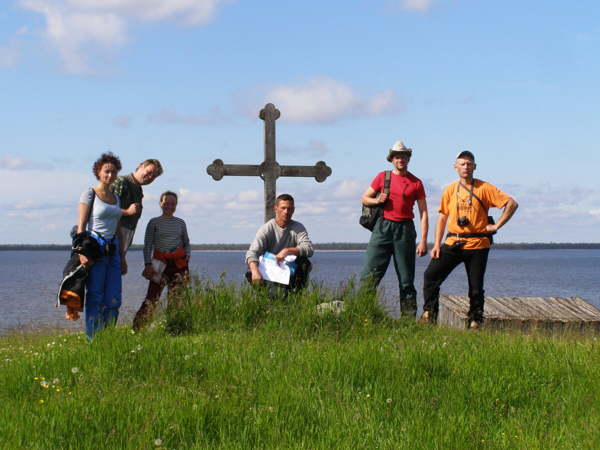 Пертоминск в Приморском районе Архангельской области. Здесь в своё время собственноручно воздвиг обетный крест Пётр Великий. Сегодня он отреставрирован