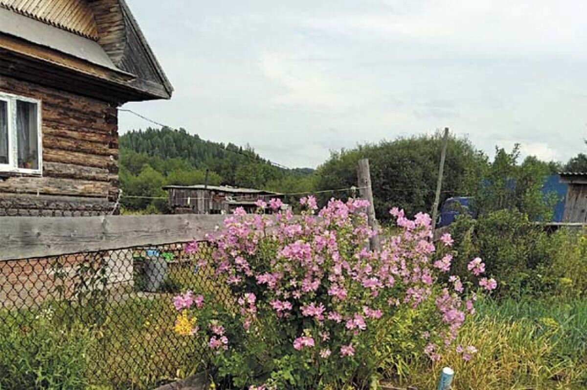    Дом Мусурманкуловых оказался на обочине цивилизации.