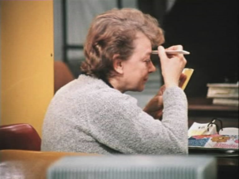 Лидия Драновская в фильме "Служебный роман" источник: kino-teatr.ru