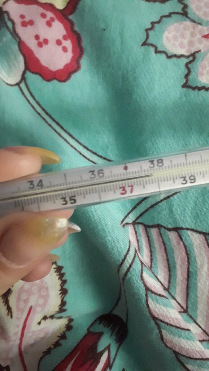 Поднялась температура до 37.8