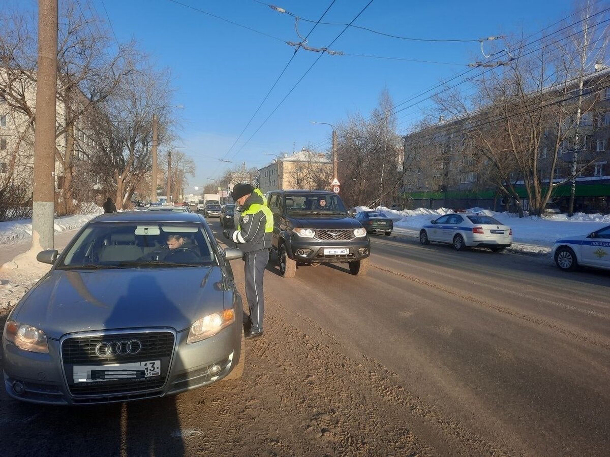 что значит помеха справа на дороге