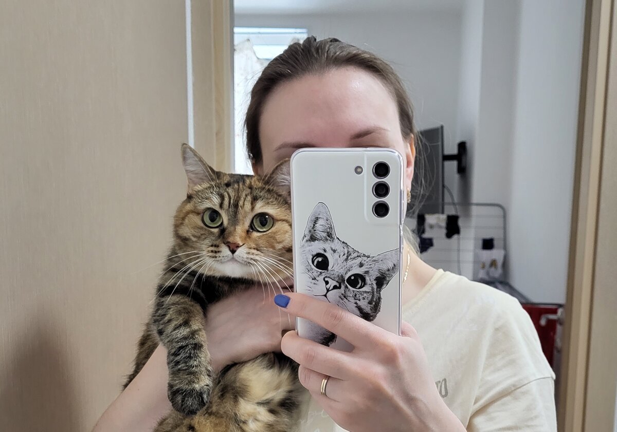 хозяйка  с кошкой