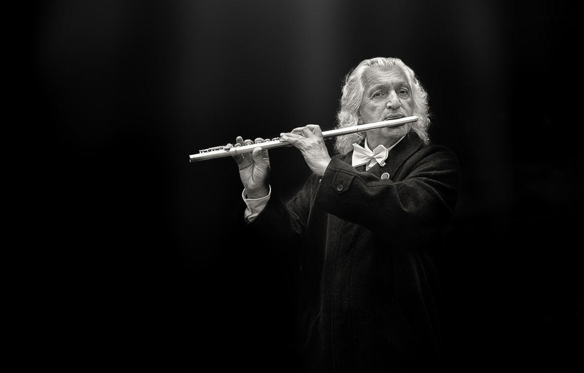 Сасун Аракелян – волшебная флейта Царскосельского парка. Фото: Лилия М.