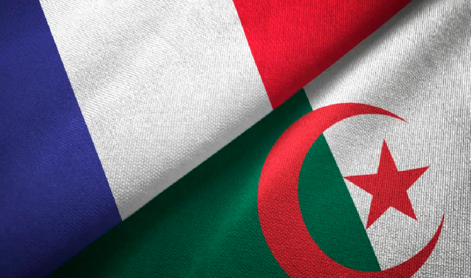 Рис. 1. Флаги Французской Республики и Алжирской Народной Демократическая Республики