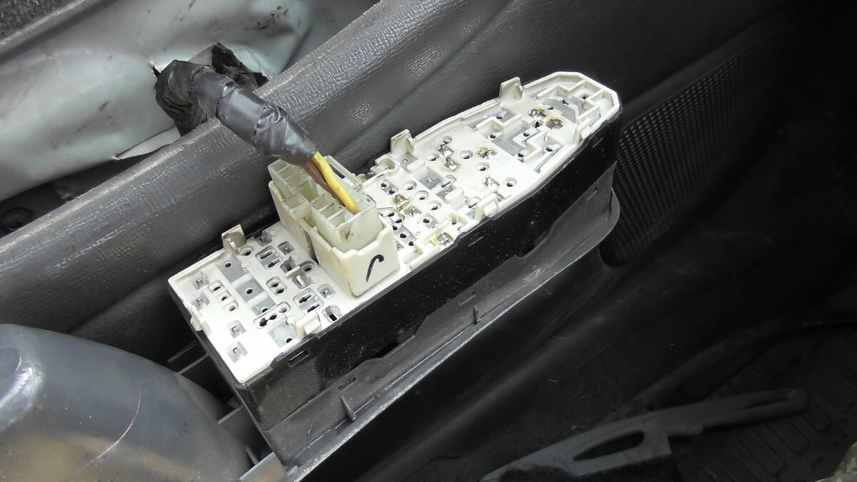 отсоединяем контактную группу