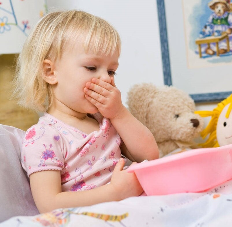 Недавно столкнулась с такой проблемой - ребенок подцепил какую-то
гадость. В общем, ощутил на себе полный комплект - рвота, расстройство желудка, температура. Не знаю уж, что именно это было, толи рото, толи норовирус, лечение все равно одинаковое. От ротовируса ребенок не привит, так что, грешим все-таки на него. Я начала самостоятельно изучать этот вопрос и столкнулась с таким советом - давать кока-колу. Сначала не обратила на это внимания, решив, что полный бред, а потом мне стало интересно. И вот что выяснилось - в составе колы есть ортофосфорная кислота, которая разрушает структуру ротавируса.
И вроде бы действительно она должна помогать в этом вопросе, за счет сдвига в кислотно-щелочном балансе. Я в замешательстве.🤔
⠀
С одной стороны, я никогда не давала ребенку кока-колу, но с другой, если это и правда поможет, то почему бы и нет?
Напишите свои мысли на этот счет, может быть у вас уже есть подобный опыт. Буду рада вашим комментариям. 😍
⠀
А чтобы болезнь переносилась вашим ребенком легче, и ему было тепло и
комфортно, милости просим вас в наш магазин🛍. Там есть все необходимое для комфорта вашего малыша, а в качестве бонуса при любом заказе с нас подарок🎁 - книжка или погремушка.
⠀
Для заказа пишите мне в Директ или переходите по ссылке 👇
https://taplink.cc/mirbabyshopru
⠀
@mirbabyshopru, как всегда с заботой о вас и ваших детках! ❤ 