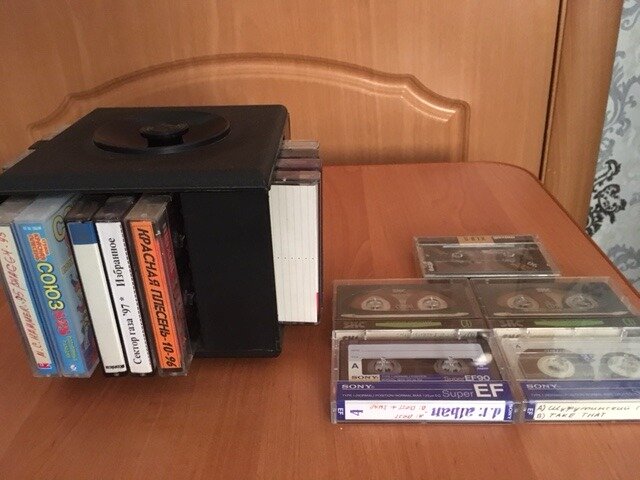 Кассеты на подставке фото 2