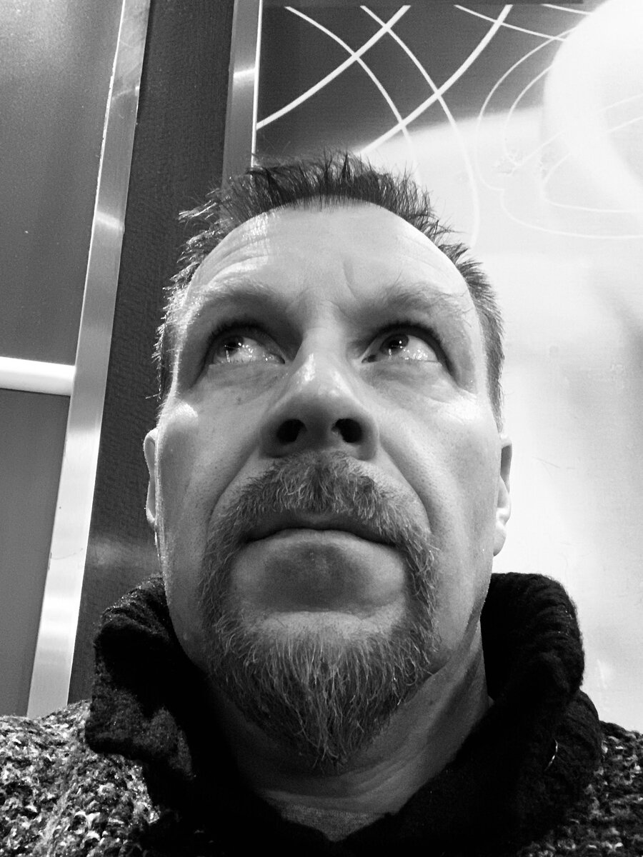 Когда Вы смотрите влево-вверх, то обращаетесь к файлам памяти..