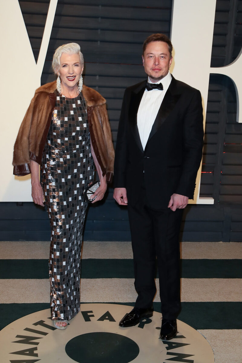 C сыном Илоном на приеме Vanity Fair, Лос-Анджелес