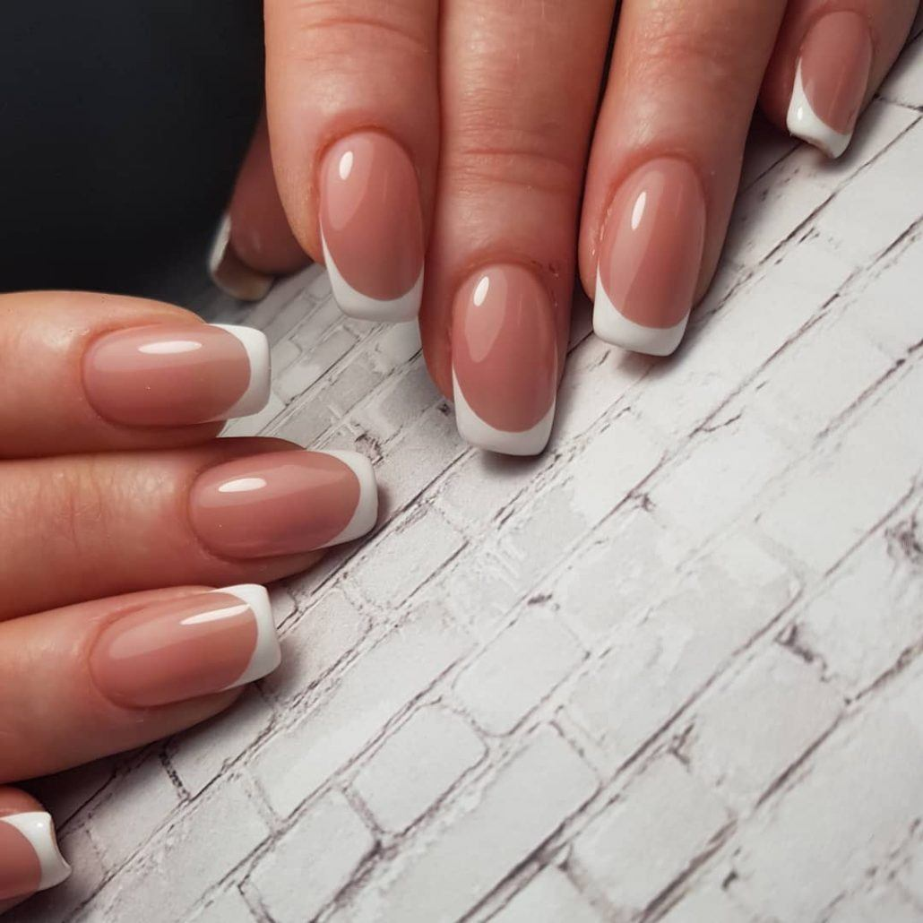 маникюр французский френч. красивый френч на короткие ногти. классические квадратные ногти. френч квадрат. френч маникюр классический.