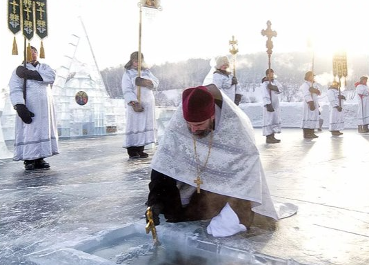 Освящение воды.