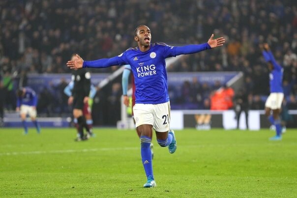 Чемпионат Англии. 24-й тур.
22 января. Лестер. Стадион "Кинг Пауэр".
ЛЕСТЕР - ВЕСТ ХЭМ - 4:1 (2:0).
Голы: Барнс, 24 (1:0). Рикарду Перейра, 45+5 (2:0). Ноубл, 50 - с пенальти (2:1). Айосе Перес, 81 - с пенальти (3:1). Айосе Перес, 88 (4:1).