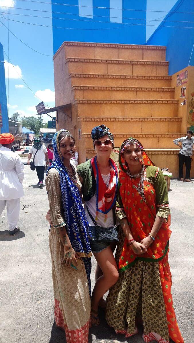 Костюмы и декорации