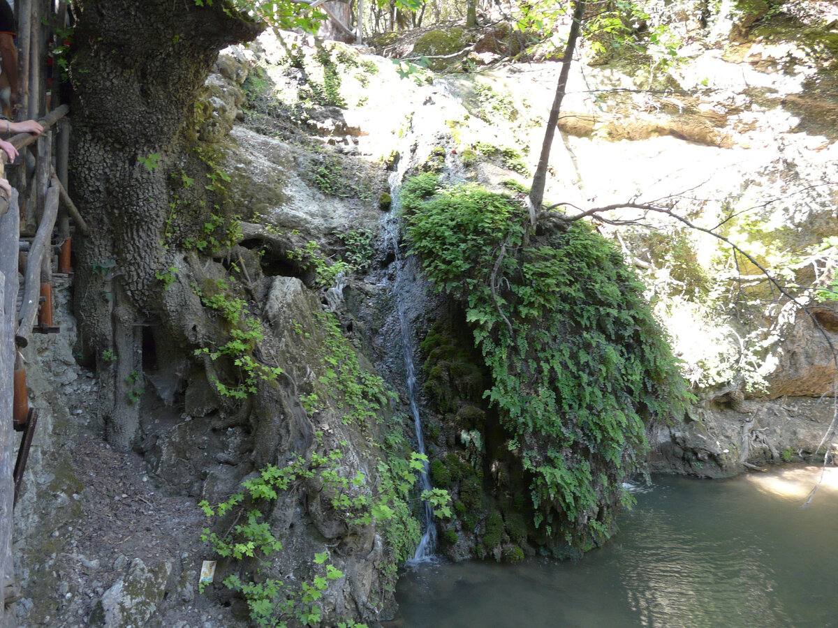 Водопад. Родос. Долина бабочек