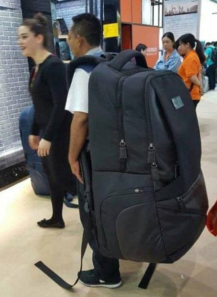 "местный" с ручной кладью ))