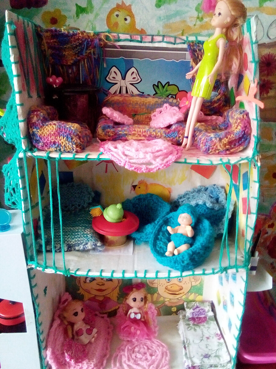 Трехэтажный дом Барби