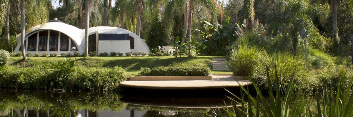 Наш научно-исследовательский центр расположен на участке площадью 10 гектаров в городке Венус, штат Флорида, США.