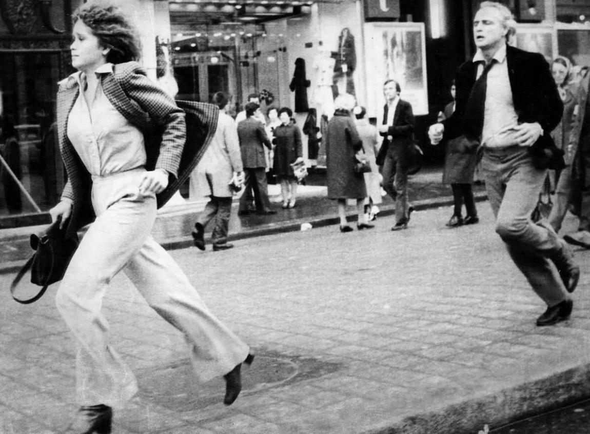 Танго в париже. Последнее танго в Париже 1972. Марлон Брандо танго в Париже. Брандо Мария Шнайдер. Мария Шнайдер и Марлон Брандо.