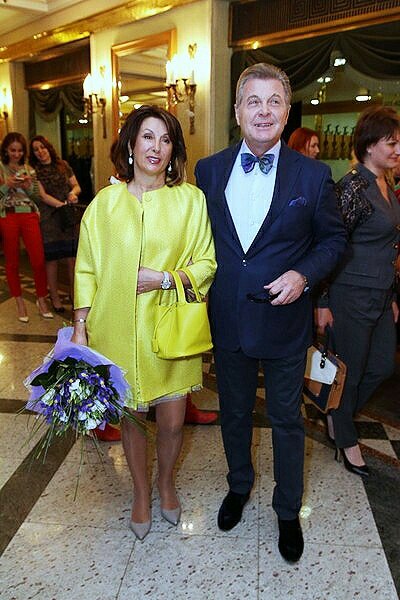 Вместе с артистом госпитализирована его жена Ирина