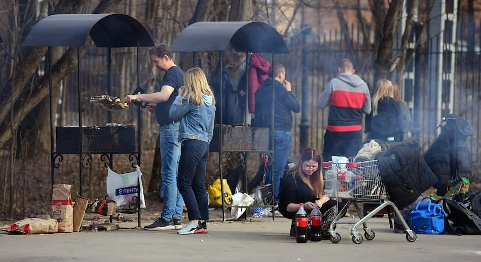 Фото из открытых источников. Россияне отмечают карантин