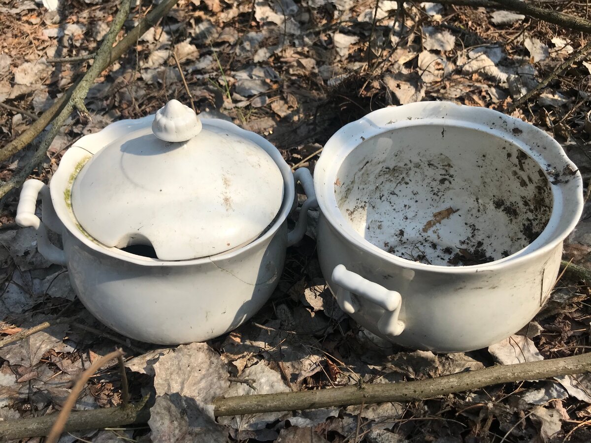 Настоящее логово мародёра: нашли в Припяти место, где проживали вандалы после эвакуации города