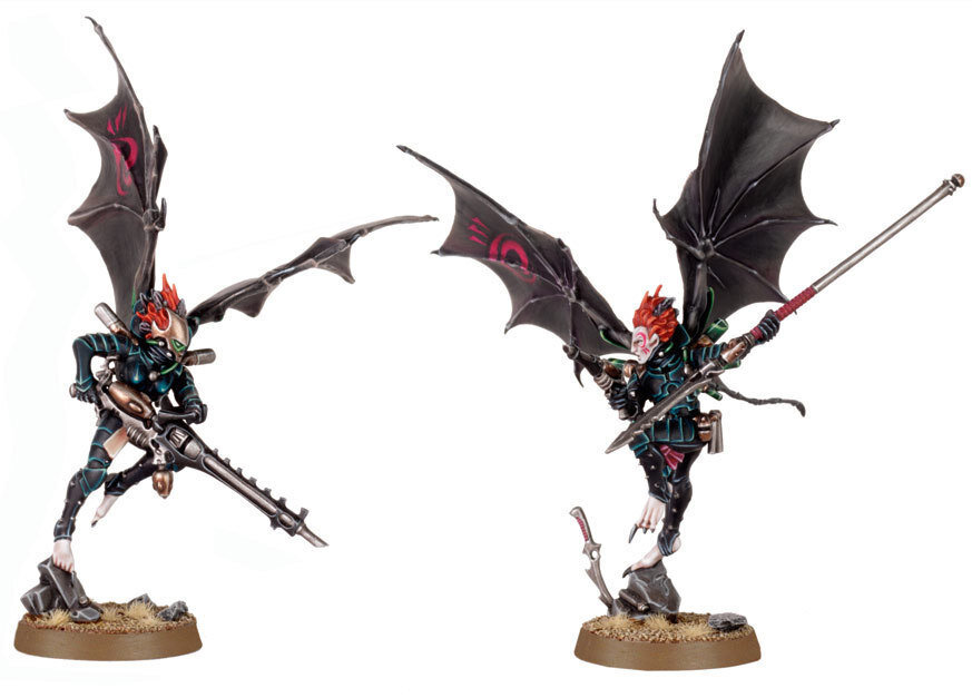 Жертвы  операций. Есть мнение, что Нефертари, которая дружила с Искандаром Хайоном, была из таких...