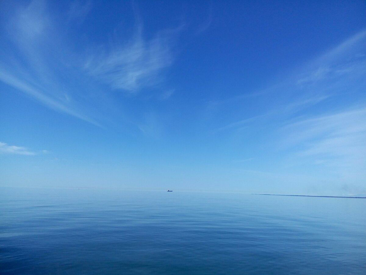 А вот и то самое море.