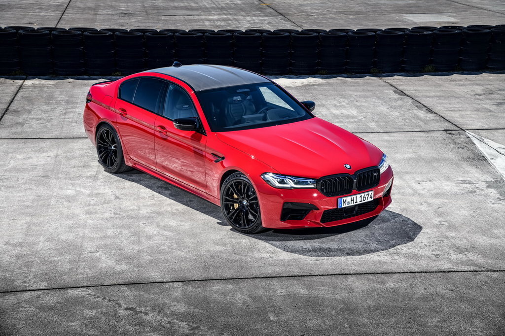 BMW M5 рестайлинг 2020, седан, 6 поколение, F90 (06.2020 - н.в.) - технические характеристики и комплектации