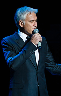 Александр Маршал — вокал, бас-гитара 
