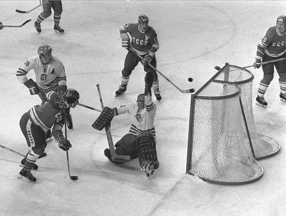 Тот же эпизод но с другой стороны. Здесь хорошо виден и Владимир Петров.