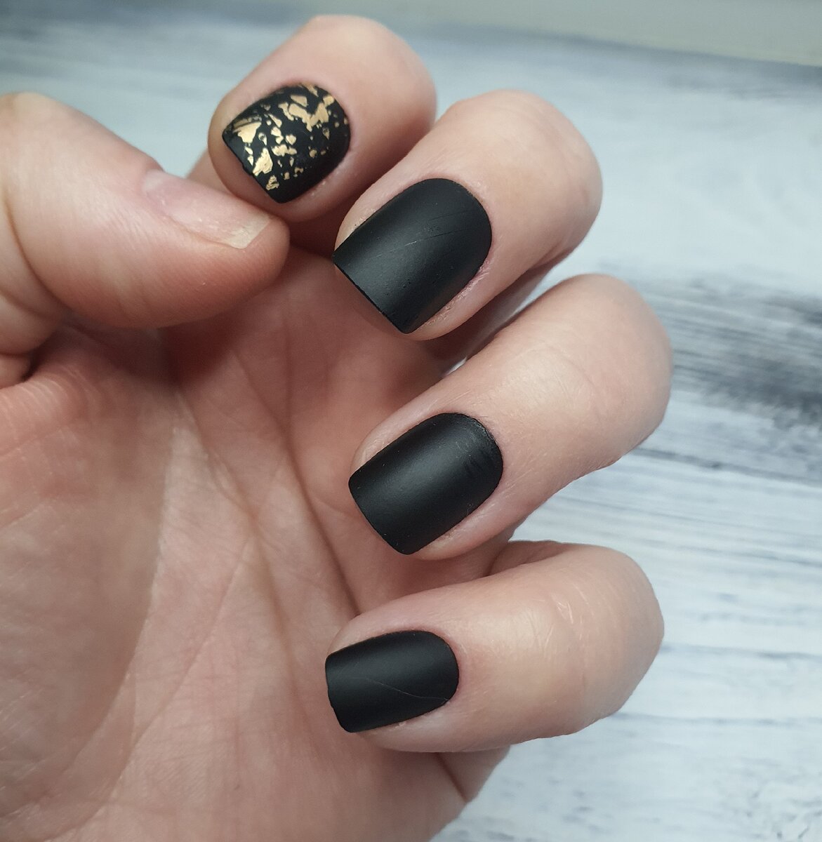 Показываю вблизи после носки 10 дней, один ноготь все же отвалился😜