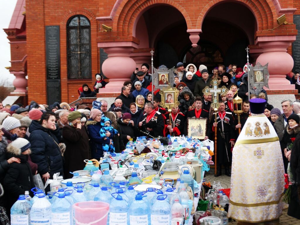 В храме Сергия Радонежского прошел чин освящения воды