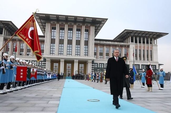 Дворцы правителей и сильных мира сего