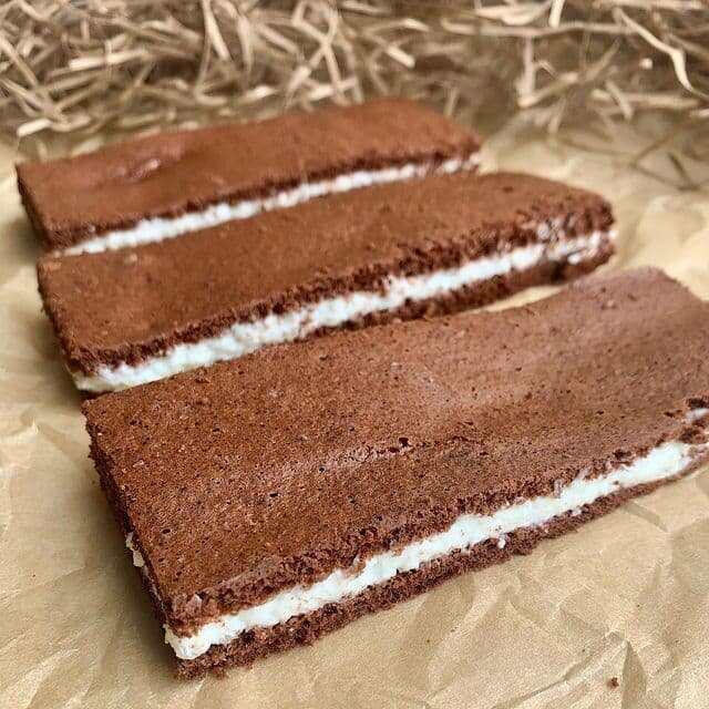 Огромный Киндер молочный ломтик