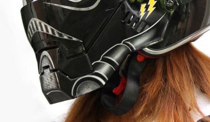 Не бойся, мы здесь, чтобы с тобой ничего не случилось, а может быть, нас здесь нет и всё это только тебе  приснилось...