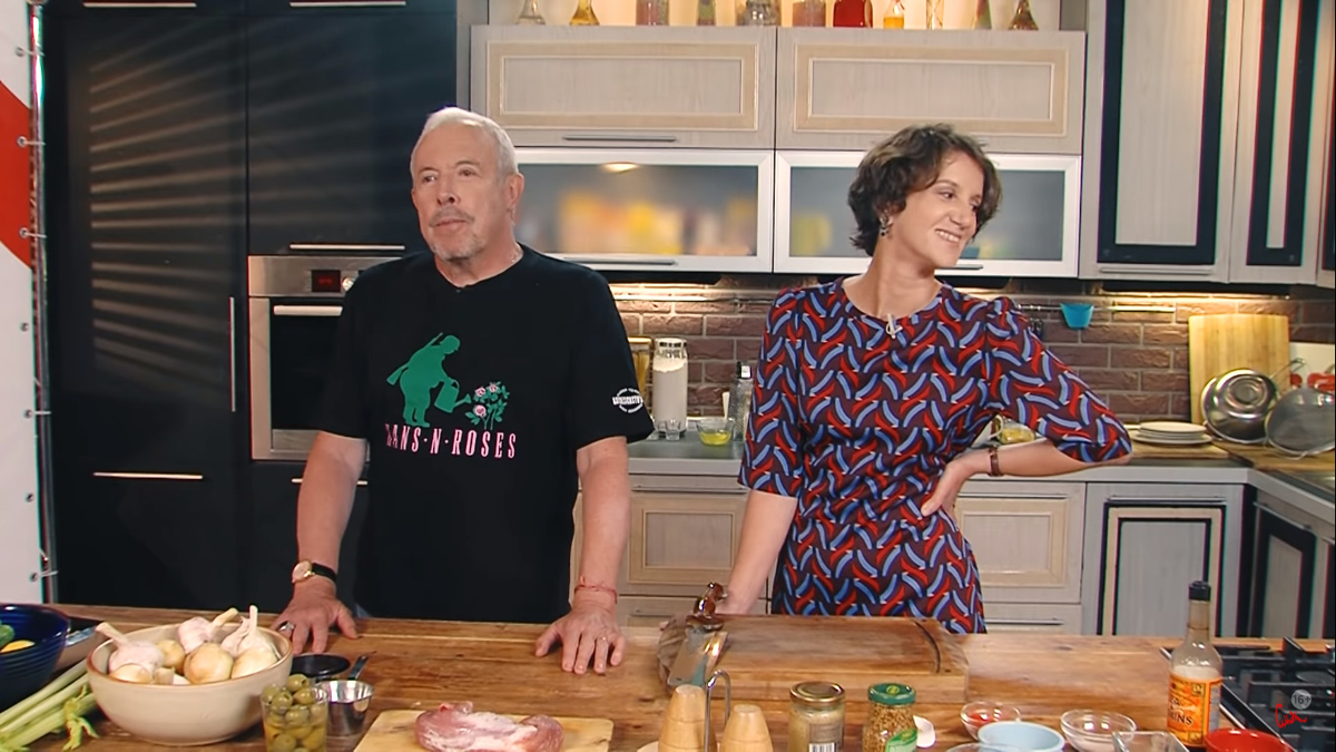 Макаревич хорошо готовит и любит это дело