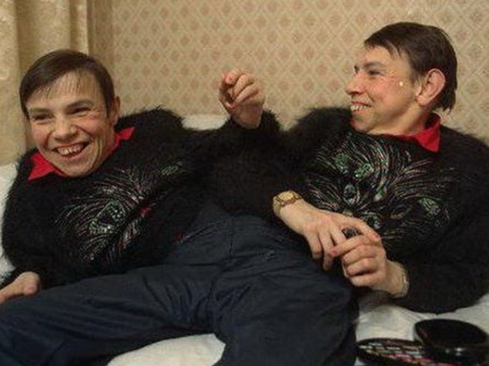 Даша и Маша Кривошляповы