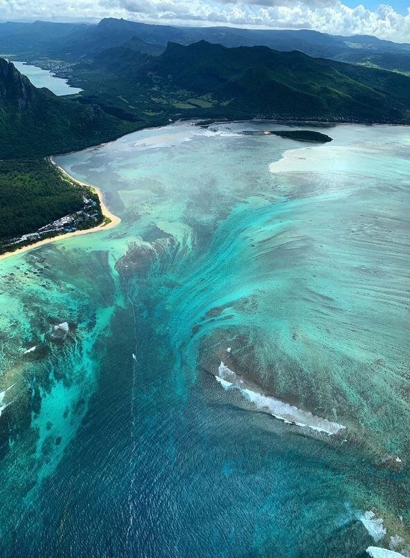 Занзибар подводный водопад