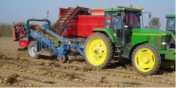 Машинно-тракторный агрегат с прицепным перегрузчиком лука Asa-Lift SL 122