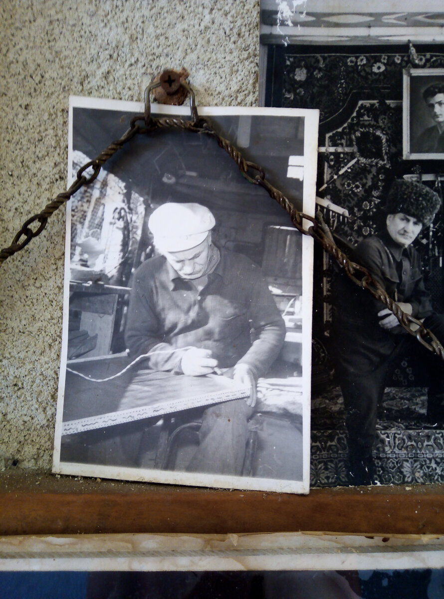 Галерея - стрелка вправо.