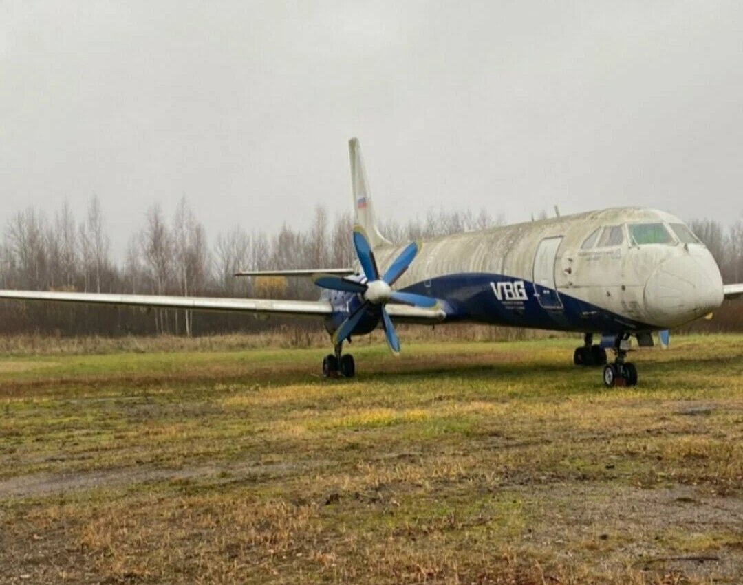 Самолет Ил-114