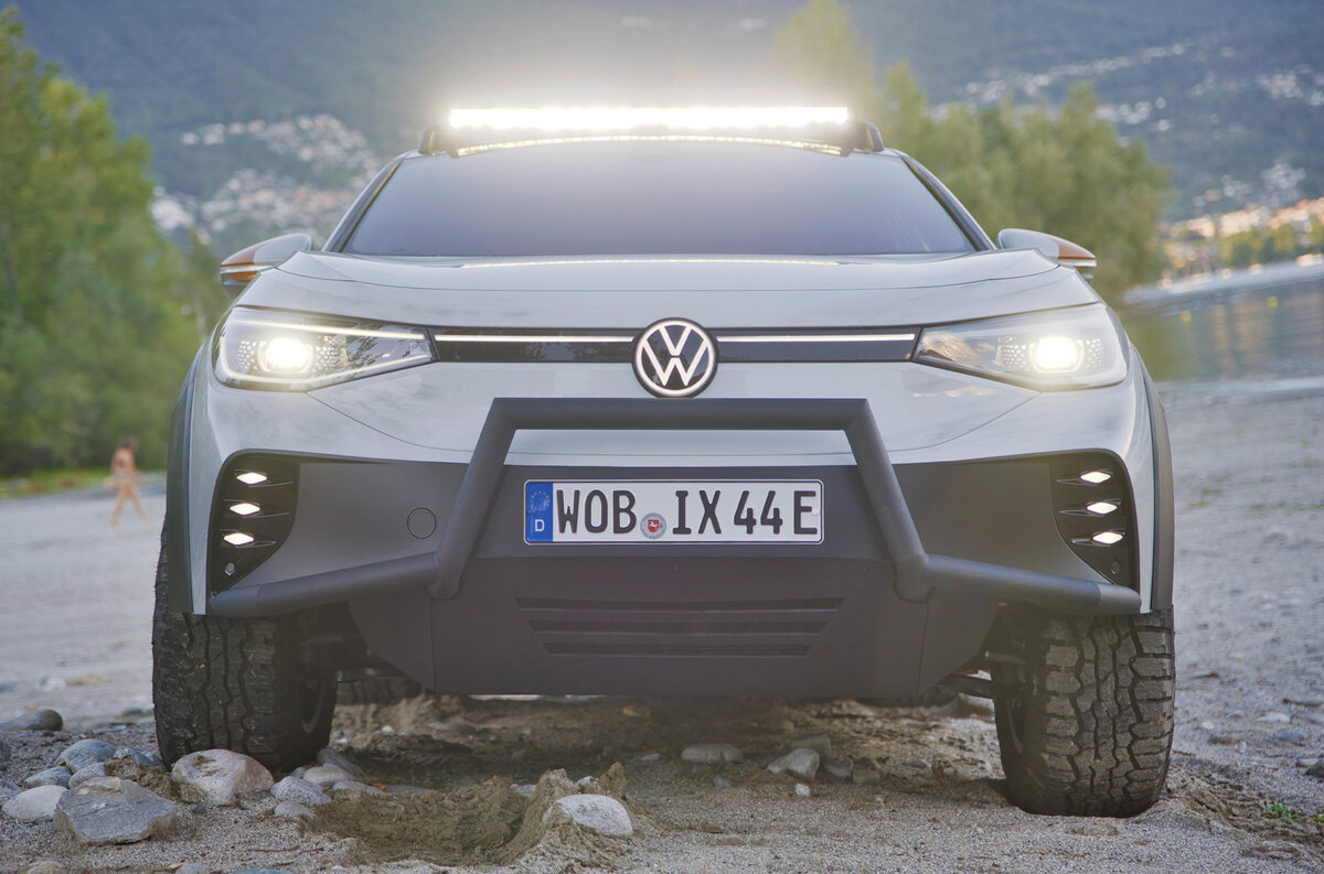    ### Volkswagen ID.4 GTX Особому электрокару под названием ID.Xtreme [достались](https://motor.ru/news/vw-id-xtreme-09-09-2022.htm) раллийная ходовая часть, внушительный дорожный просвет, алюминиевая защита днища и силовая дуга спереди.