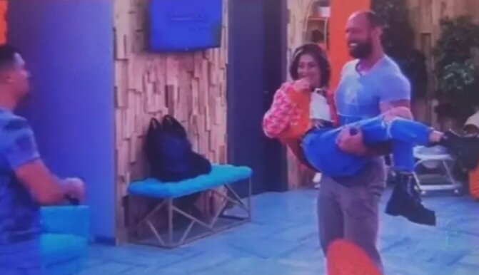 Владимир Вострецов с новенькой. Источник: соцсеть