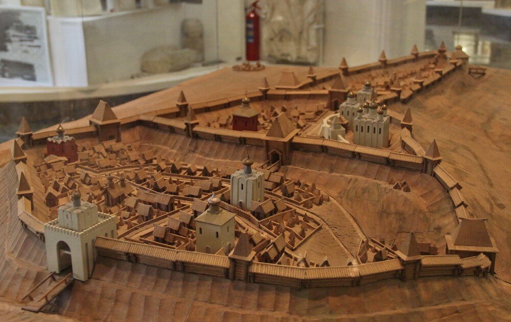 Макет древнего Владимира. Золотые ворота на переднем плане/ © commons.wikimedia.org