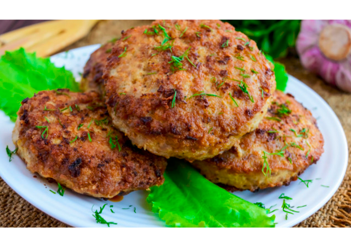 Рецепт фарша с луком. Котлеты мясной богатырь Гарибальди. Котлеты Звениговские мясной богатырь. Котлеты из говядины. Котлеты домашние.