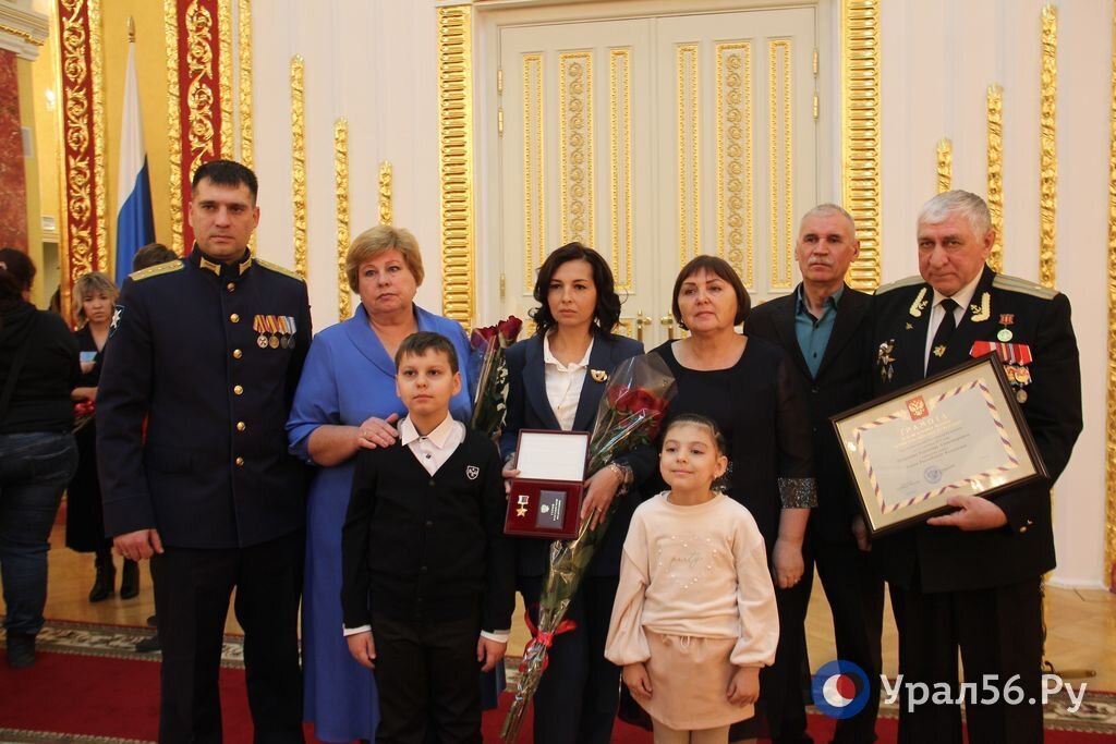    «Проявили доблесть, уводя горящий самолет от жилого района Рязани»: фото с церемонии награждения оренбургского экипажа ИЛ-76