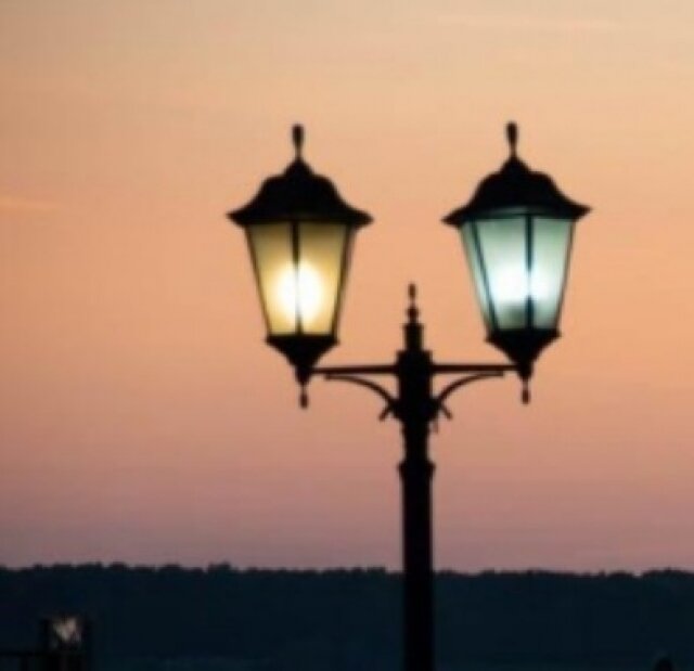    Уличные фонари Наталья Диева © REGNUM